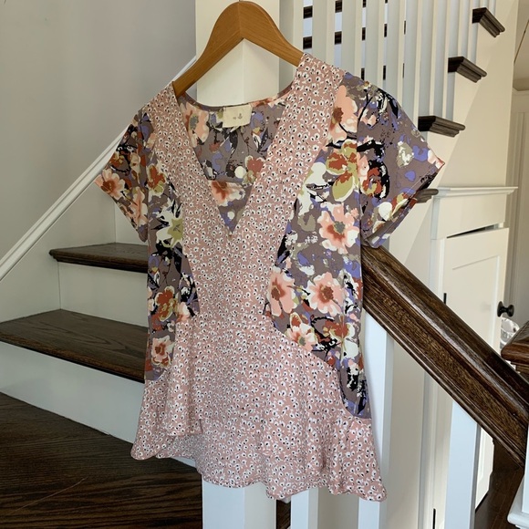 💜 Anthropologie Lightweight Flowy Summer Blouse Botanical Abstract Print - Picture 1 of 5